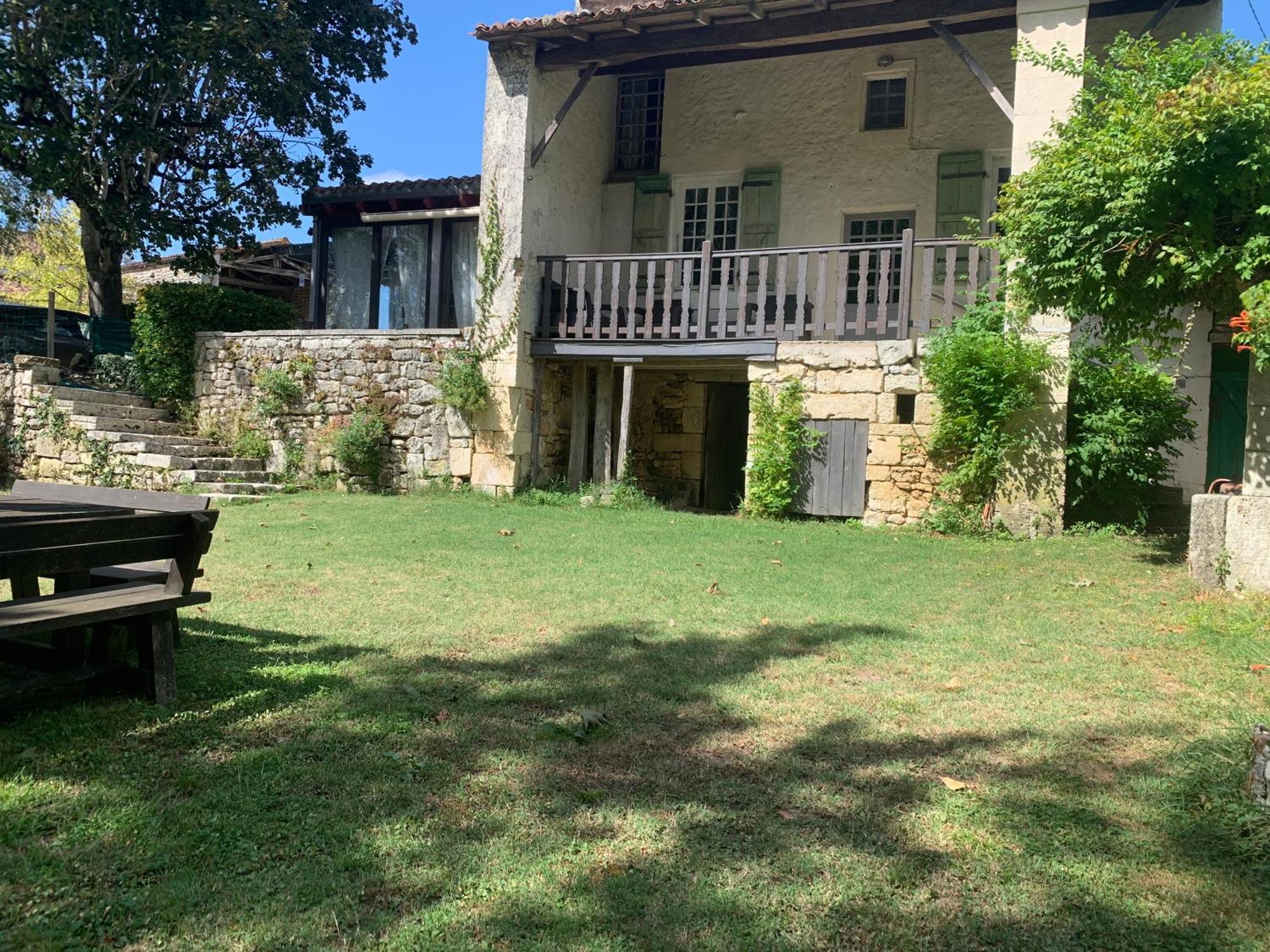 Maison Des Roses Villa Saint-Savinien Exterior photo